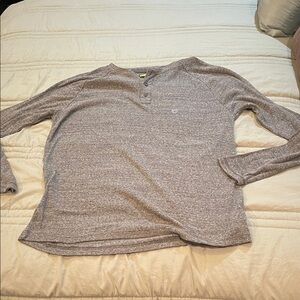 Prince & Fox long sleeve gray shirt
